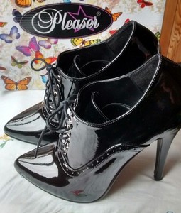 pleaser domina 460