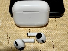 Apple AirPods Pro 1. Generation (NUR 2x rechts) mit Ladecase - Weiß, *Teildefekt