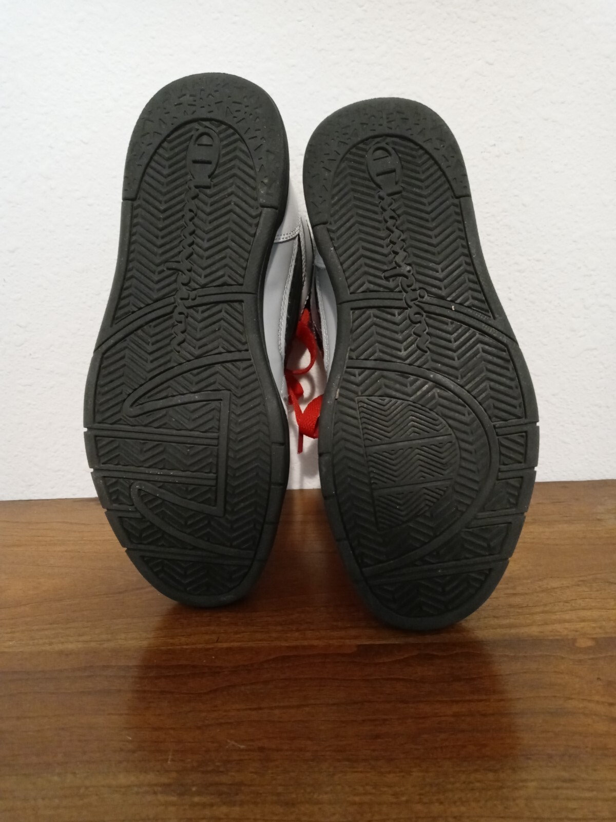 Champion Boys Basketball Shoes. 5y.