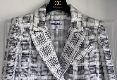 $8400 CHANEL 20P WHITE BLACK SHIMMER TWEED CC JEWELED BUTTONS