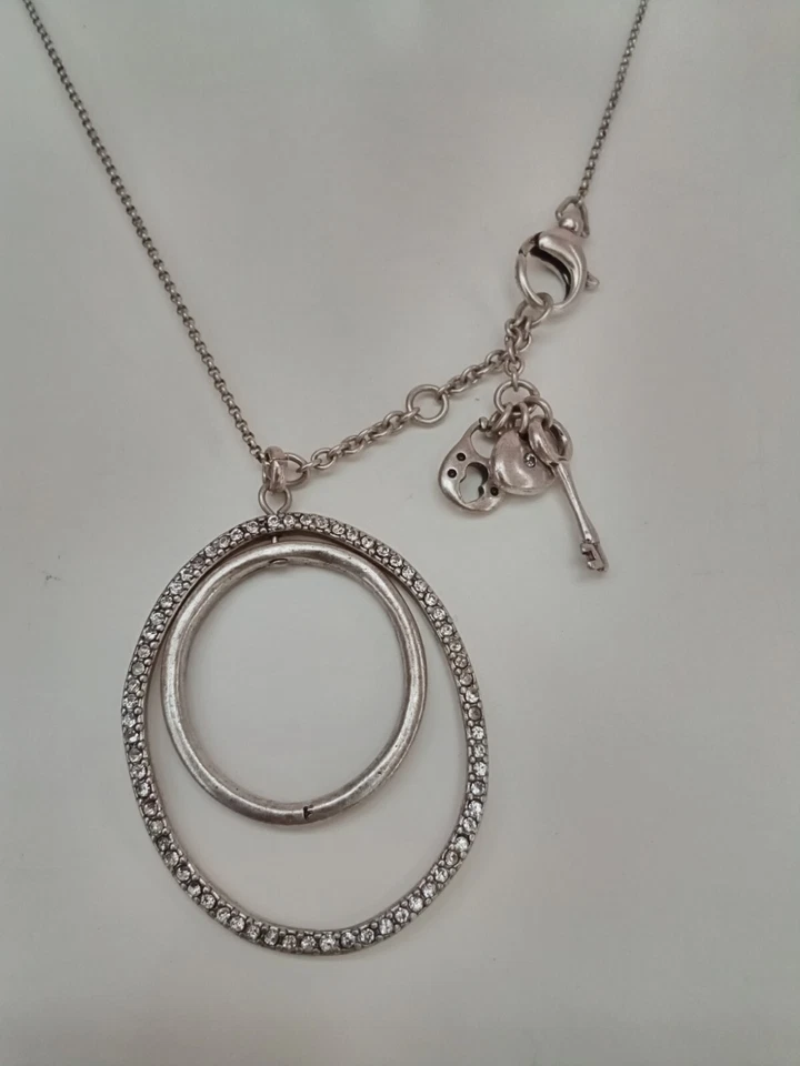 Collar de plata cepillada fósil con colgante redondo circonita Foto 3 de 4