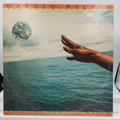 HAROLD MELVIN AND THE BLUE NOTES REACHING FOR THE WORLD LP. (EX+)