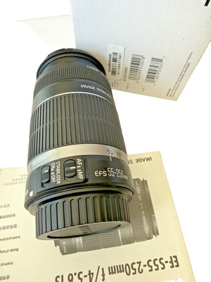 Canon EFS 55-250mm f/4-5.6 IS Zoom Lens Image Stabilizer Camera -mint conditions
