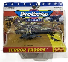 Micro Machines Truppe Terroristiche Militari A-6 Intruso con Forze Speciali 1996 NUOVO