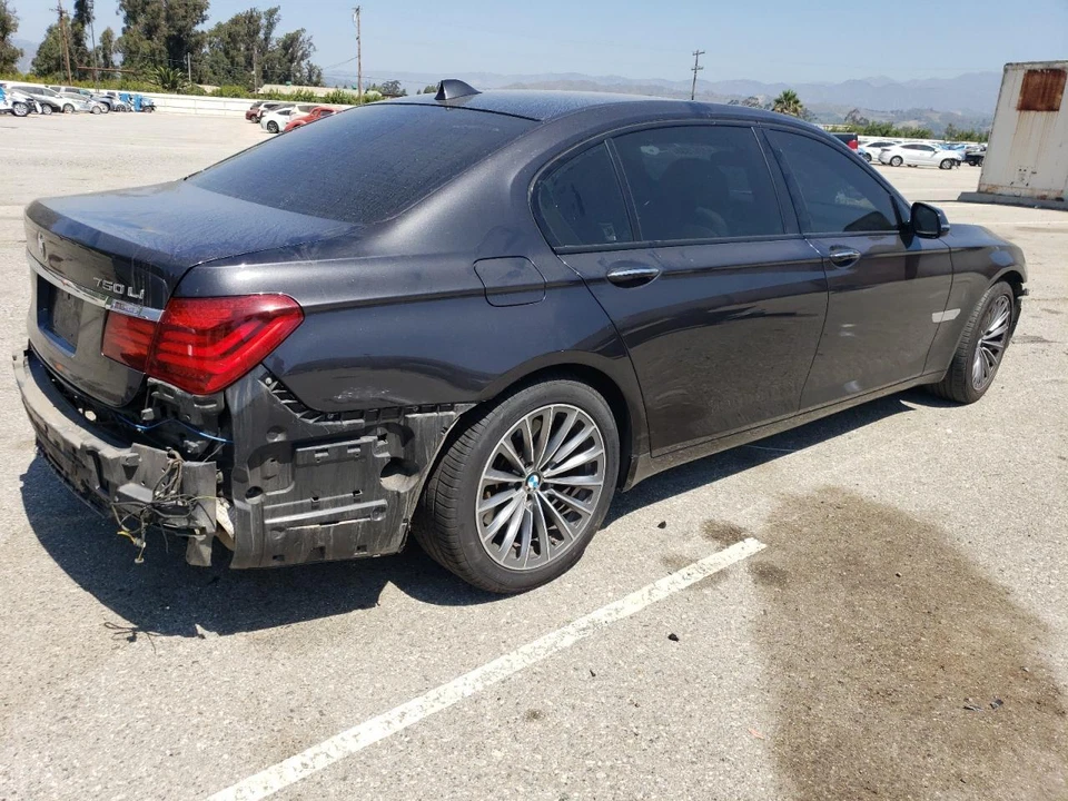 Capô usado serve: 2013 BMW 750I grau A - Imagem 4 de 4