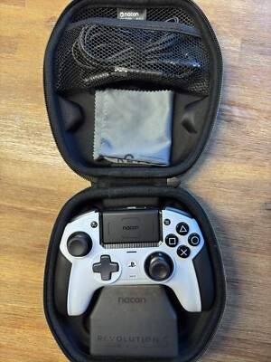 NACON Revolution 5 Pro Controller - Weiß/Schwarz