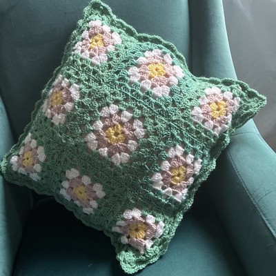  Handgehäkelter Granny Square Kissenbezug 16 Zoll Quadrat aus recyceltem Garn