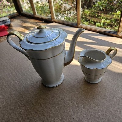 Theodore Haviland New York Concorde Pattern Coffee Pot w Lid  and Creamer RARE