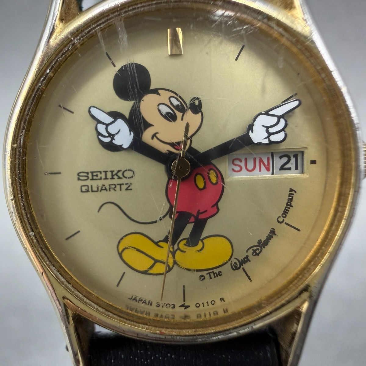 Vintage Seiko Disney Mickey Mouse Day Date Watch Womens 3Y03-0049 New Battery Vtg Seiko Disney Watch Women Mickey Mouse 22mm Gold Tone  main image 4