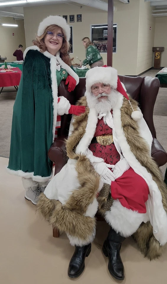 Impresionante capa de Santa con ribete de piel Foto 4 de 4