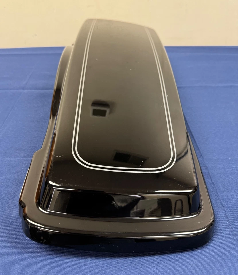 Harley-Davidson 79104-03A RH Saddlebag Lid 93-13 Touring Vivid Black (#23) - Image 4 of 4