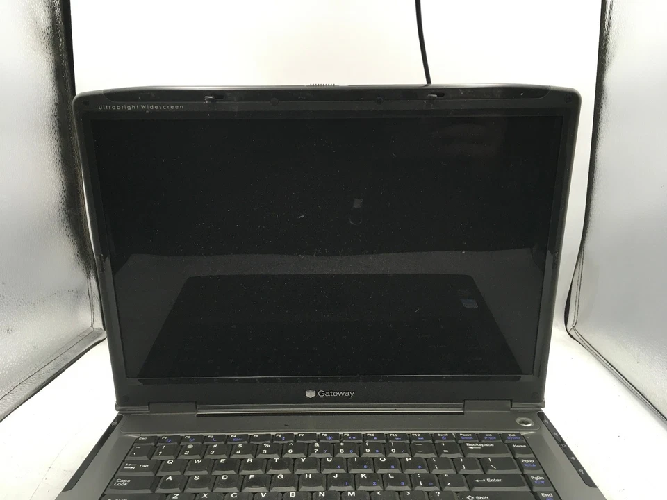 GATEWAY MA7 ML6228 - FOR PARTS/NO POWER - INTEL CELERON M - NO RAM -READ DESC-BB - Image 2 of 4