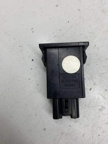 TOYOTA AVENSIS T25 Schalter zum Öffnen des Kraftstofftanks 156795 2.20 23943843