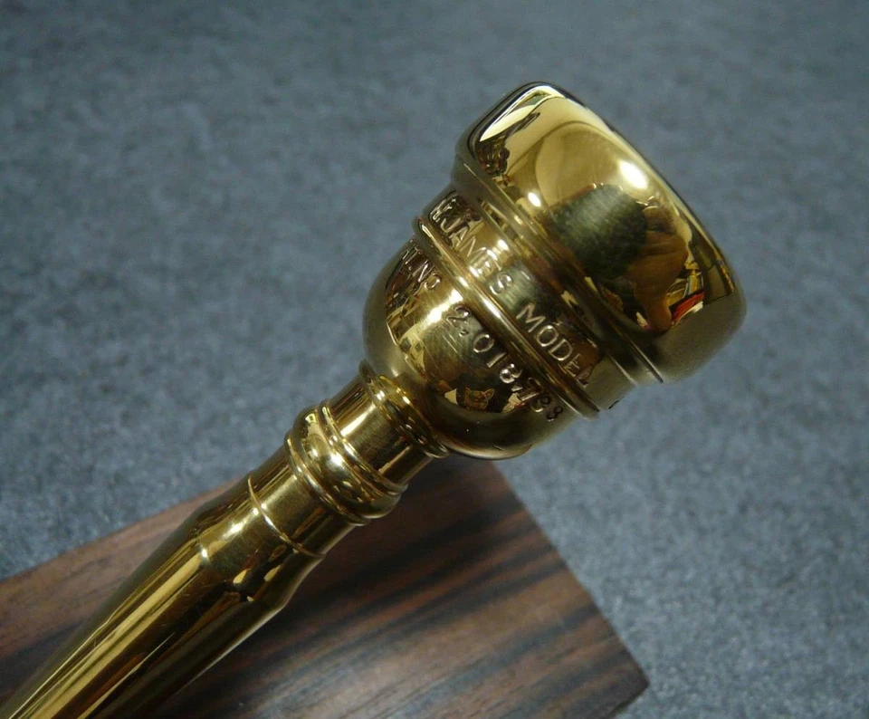 Boquilla trompeta chapada en oro vintage parduba h.james modelo 5 Foto 2 de 4