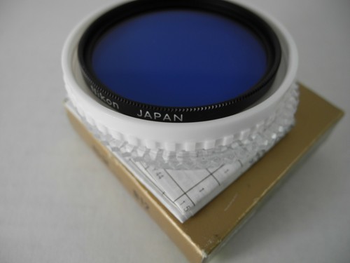 Nikon 52mm B12 Blue Filter MINT BOX CASE PAPERS PERFECT LOOKS UNUSED HEAVY BRASS - Picture 6 of 6
