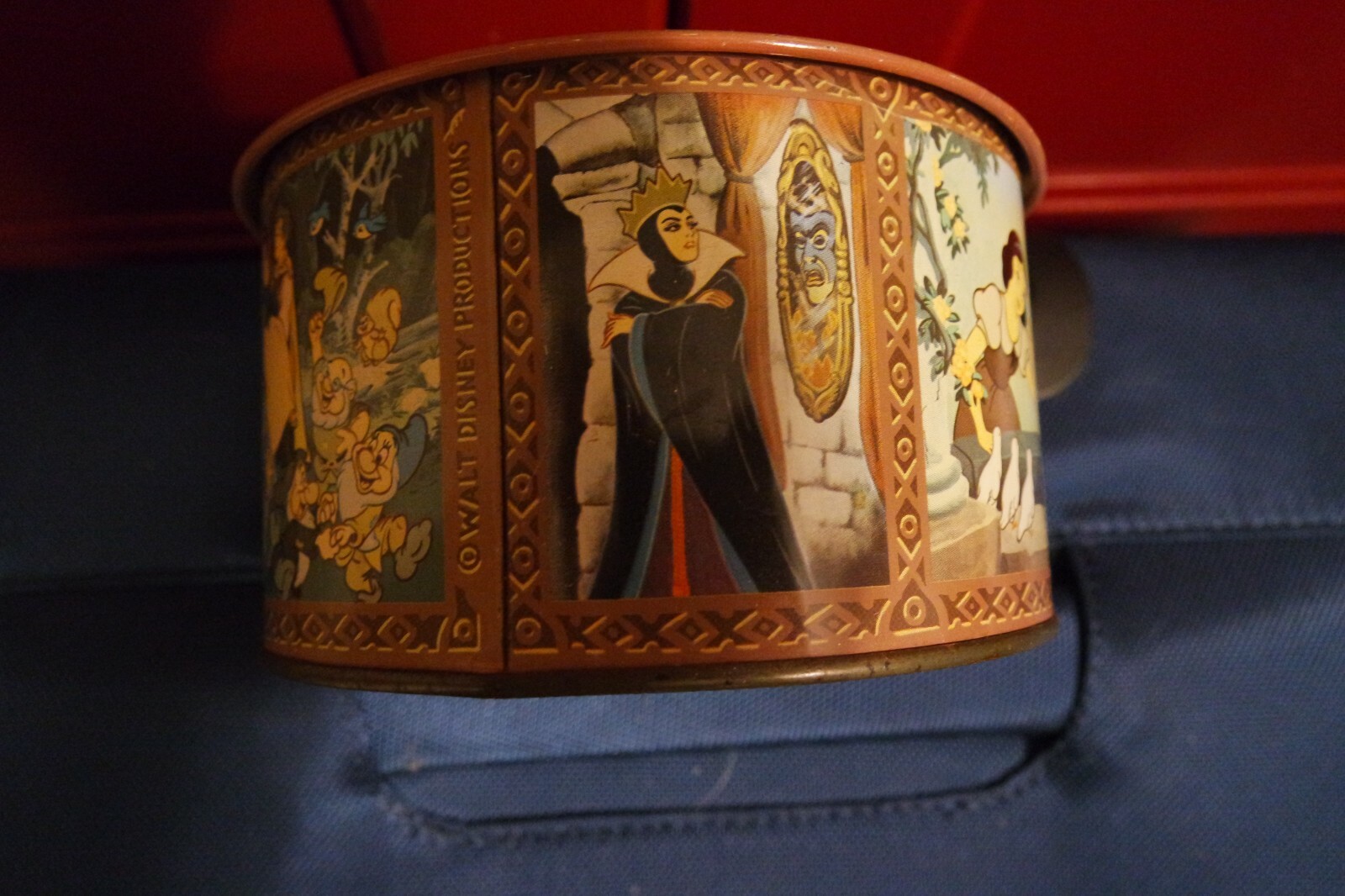 Vintage Walt Disney Snow White And The Seven Dwarfs Candy Tin Metal ...