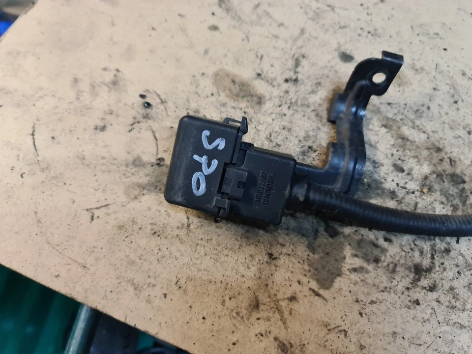 Conector de puerto de diagnóstico OBD diésel Kia Sportage MK2 2.0 CRDi MG632867 Foto 3 de 4