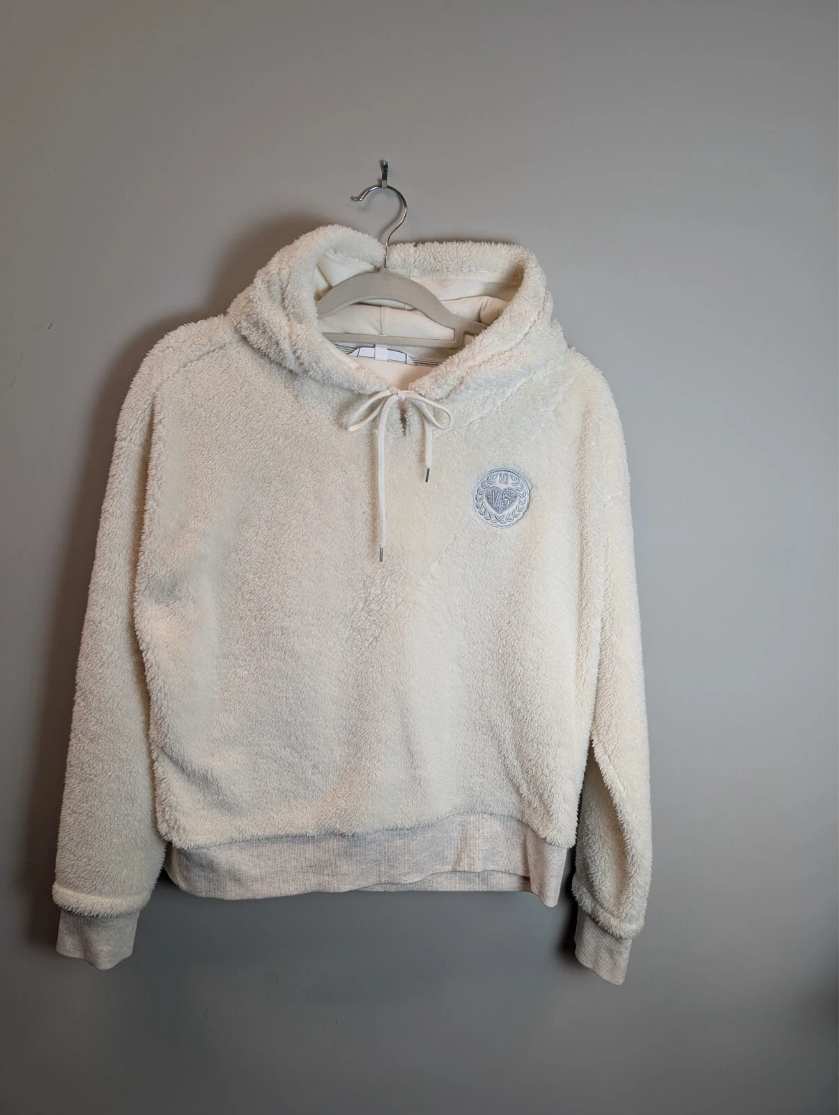 UNDERCOVER Felpa con cappuccio Victoria's Secret in pile bianco grana taglia M