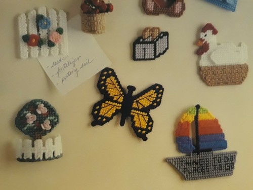 Fridgies Chicken Butterfly Cat Notes Rainbow Toast Photo Frames plastic canvas - Picture 6 of 9