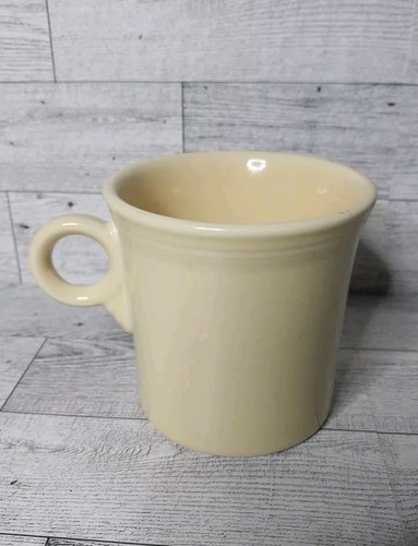Vintage Fiesta Ware USA Yellow Ceramic Ring Handle Mug HLC Free Shipping - Picture 2 of 7