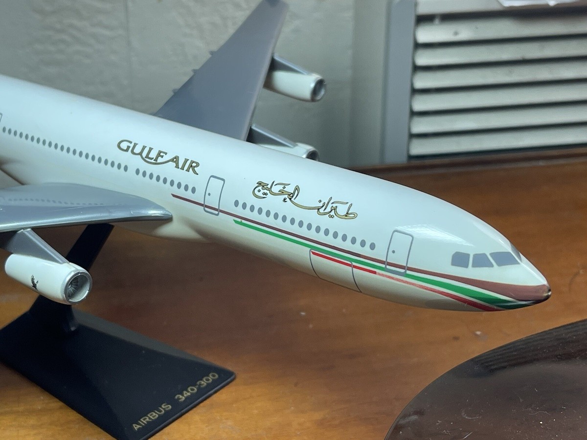 Maquette Airbus A340-300 Gulf Air 31,5 Cm – PVC – Occasion Personnel Navigant