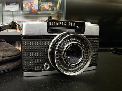 Olympus Pen EES-2 Compact 35mm Film - Read - Working But With Issues. 