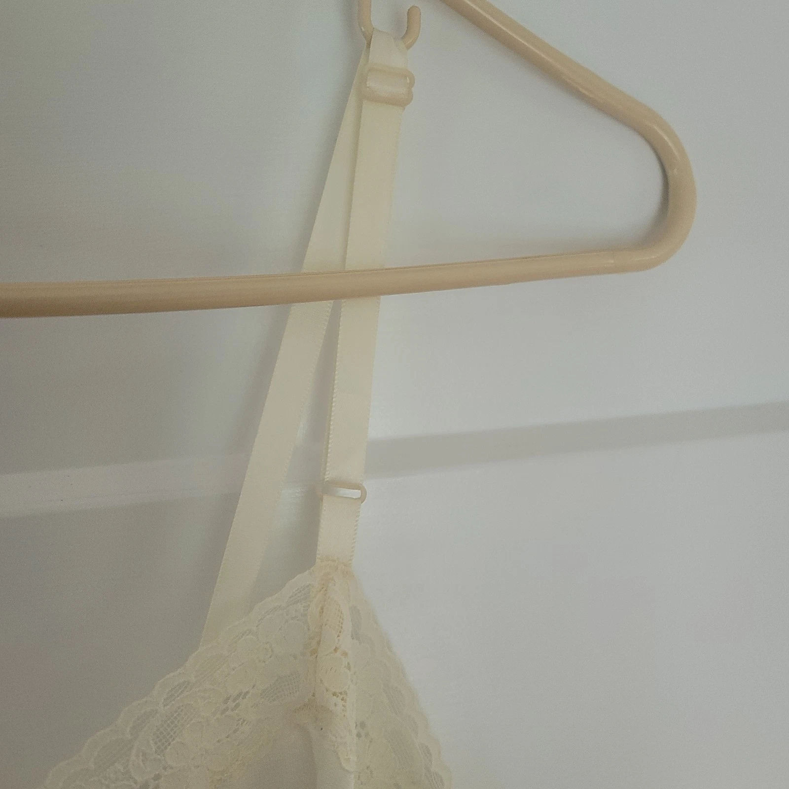 OFF WHITE Camicia da notte vintage Vanity Fair donna 38 bianco sporco orlo pizzo abito slip made in USA