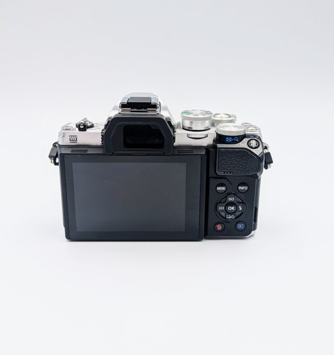 Olympus OM-D E-M 10 Mark lll 4K Mirrorless Digital Camera - Silver 613 Shots #01 - Picture 5 of 18