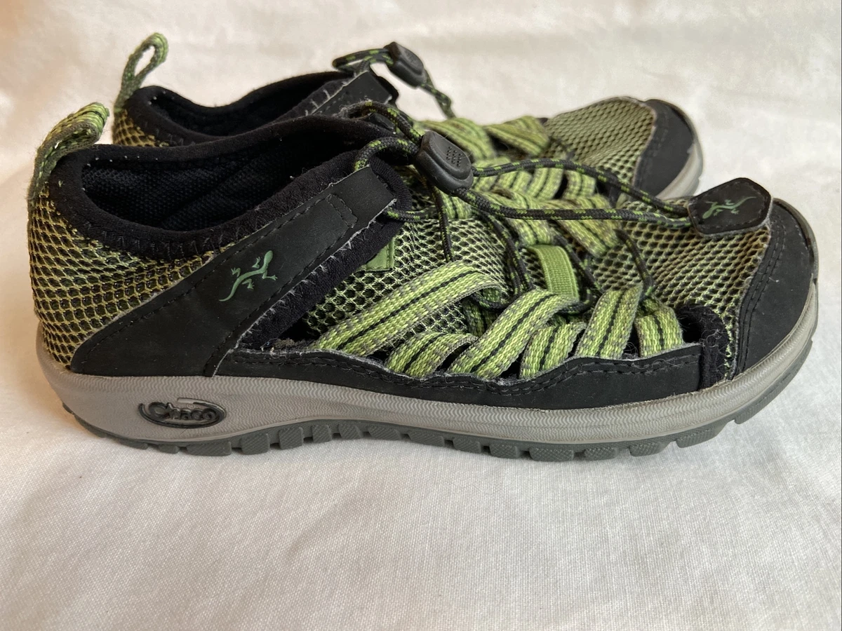 Chaco kids store water shoes