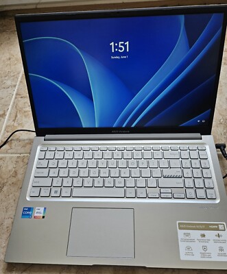 Asus Vivobook 15.6'' FHD i5-1235U 1.3GHz Intel Iris Xe Graphics 12gb SSD Win 11 H