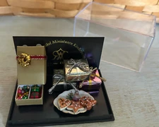 Dollhouse Miniature Reutter Porzellan Germany Christmas Cookie & Gift 1:12 New