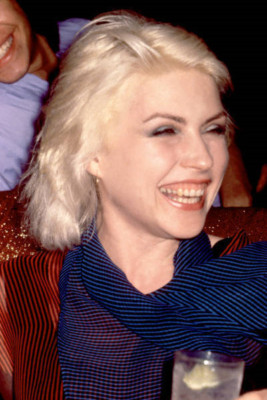 Debbie Harry amerikanische Rockband Blondie besucht eine Party für 10. A - 4x6 Foto 