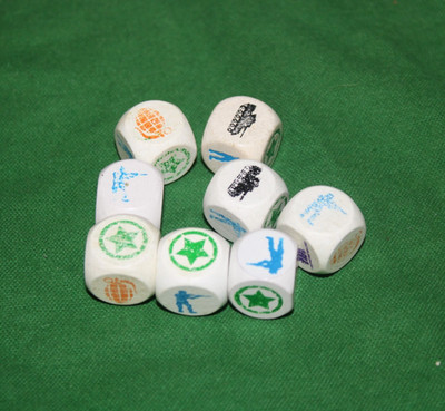 DAYS OF WONDER MEMOIR 44 HOLZWÜRFEL X8 EINIGE REIBEN AN GESICHTERN