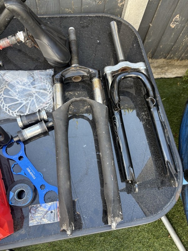 Marzocchi Bomber Forks 26” Rst Forks 26” Good Condition Could do With A Service