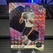 2021 Mosaic Justin Fields RC Prizm Camo Pink Rookie #304 Bears