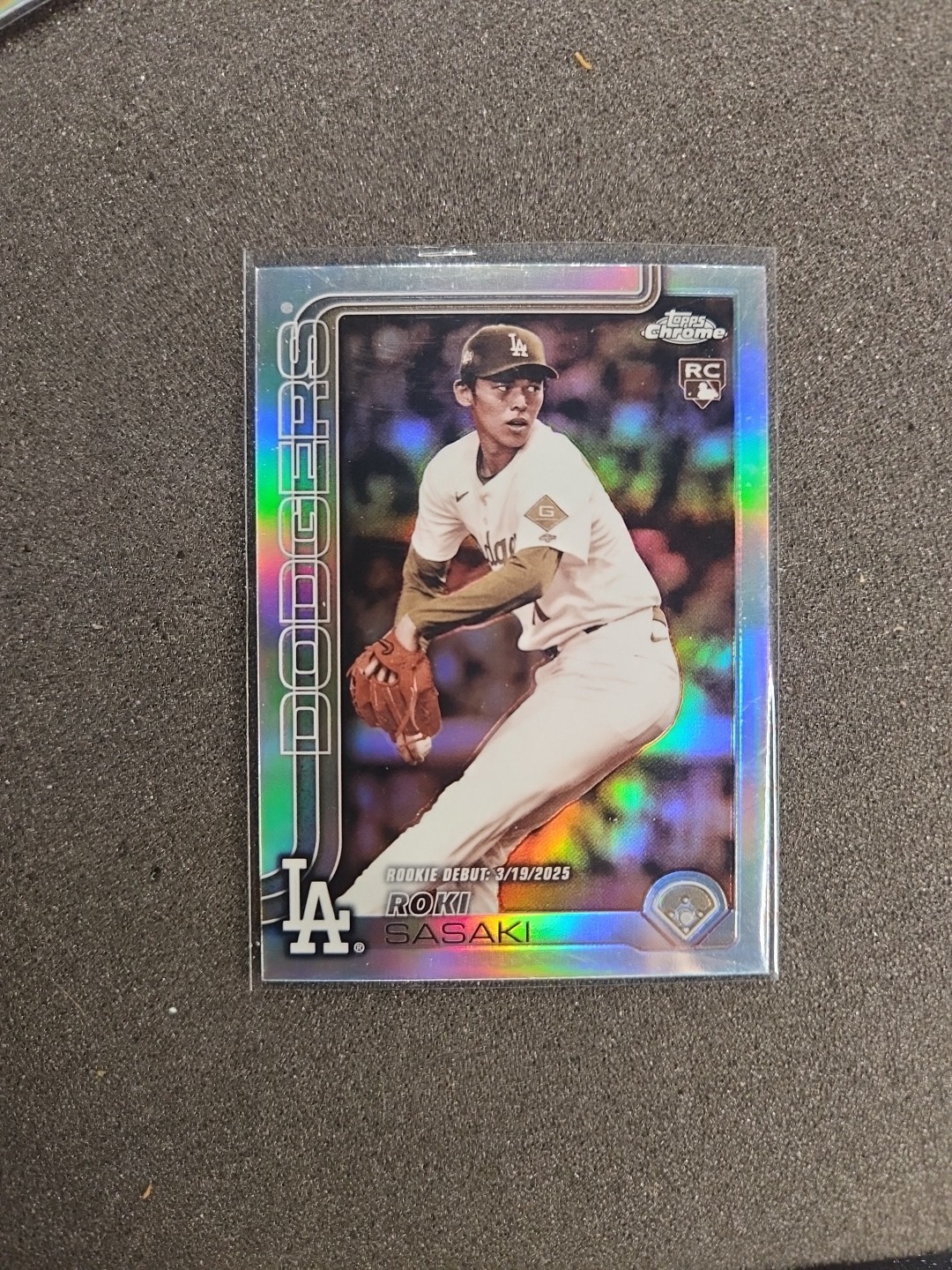 2025 Topps Chrome - Roki Sasaki #217 Sepia Refractor (RC)