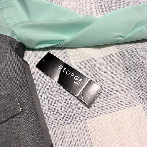 GEORGE Boys Three Piece Suit with Tie Size 5 - Picture 11 of 12