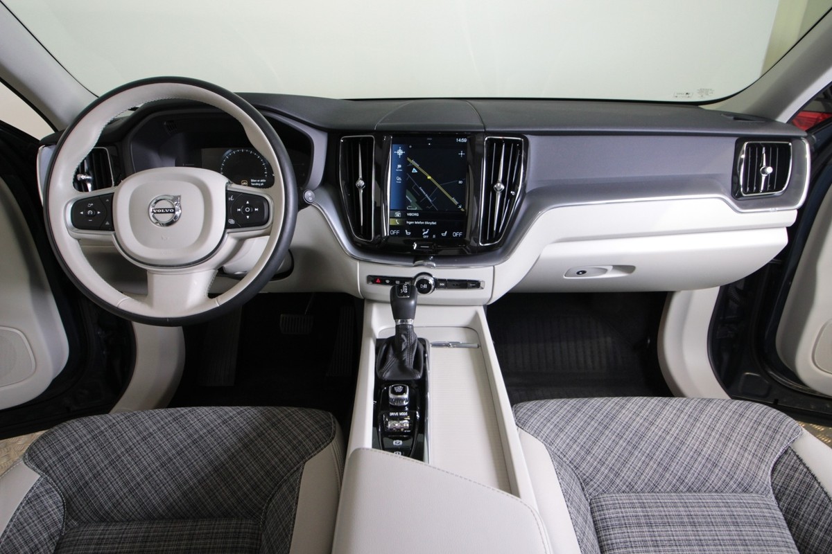 Volvo XC60 2,0 D4 190 Momentum aut. AWD