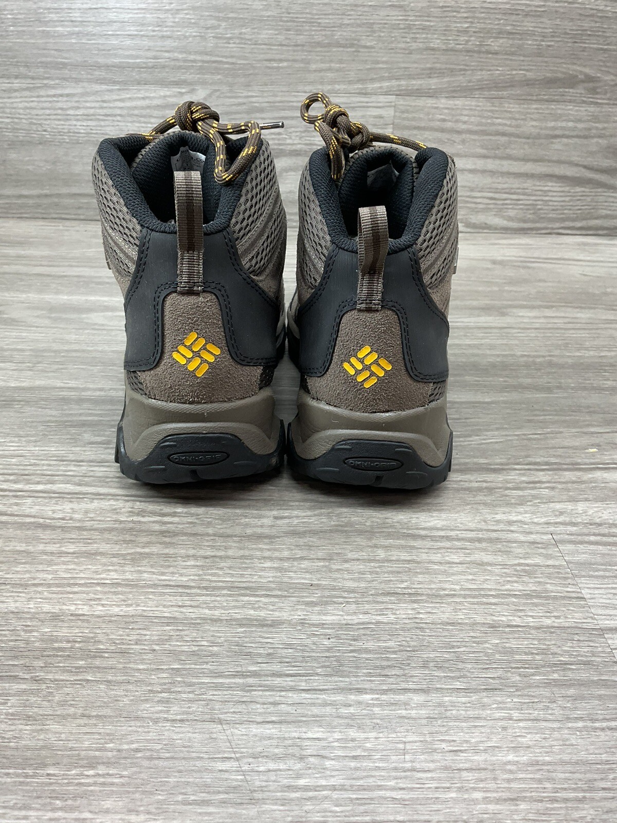 columbia grants pass hiking boots