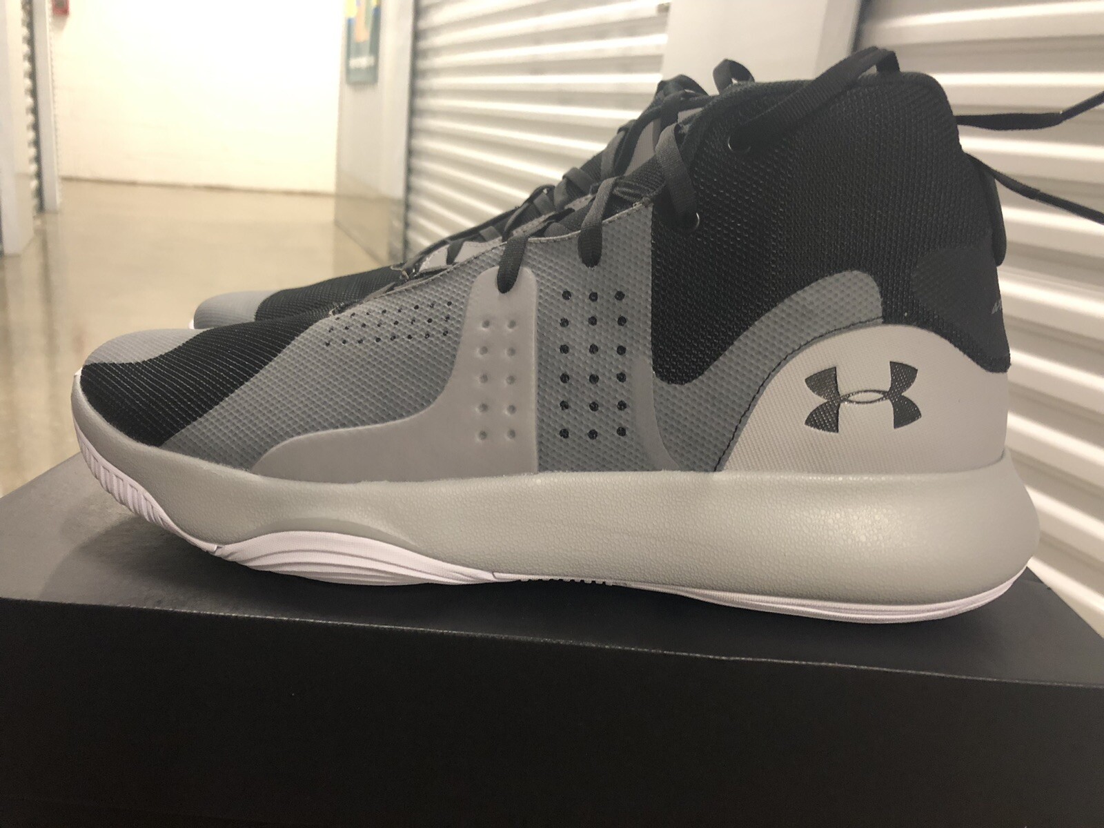 ua anomaly basketball shoes