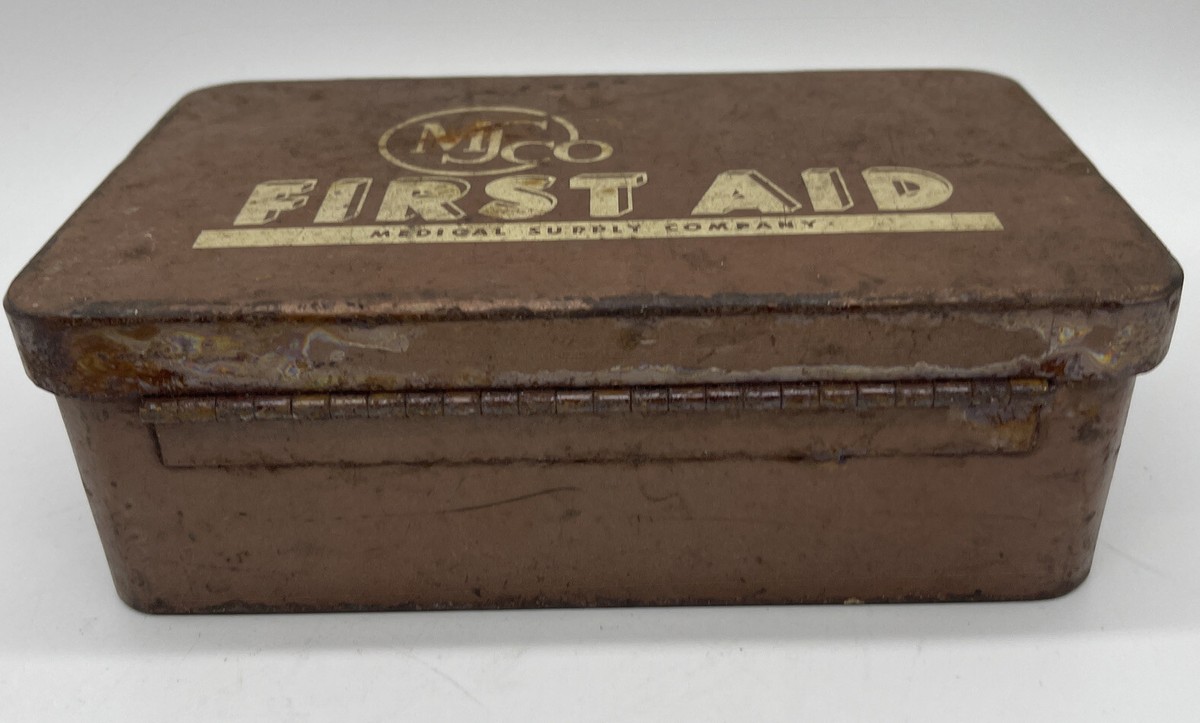 ビンテージ McDonald's First Aid Kit 壁掛け式 救急箱 s-l1200.jpg