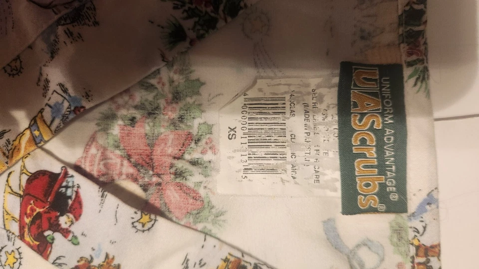 UA scrubs christmas theme size xs - Image 3 of 3