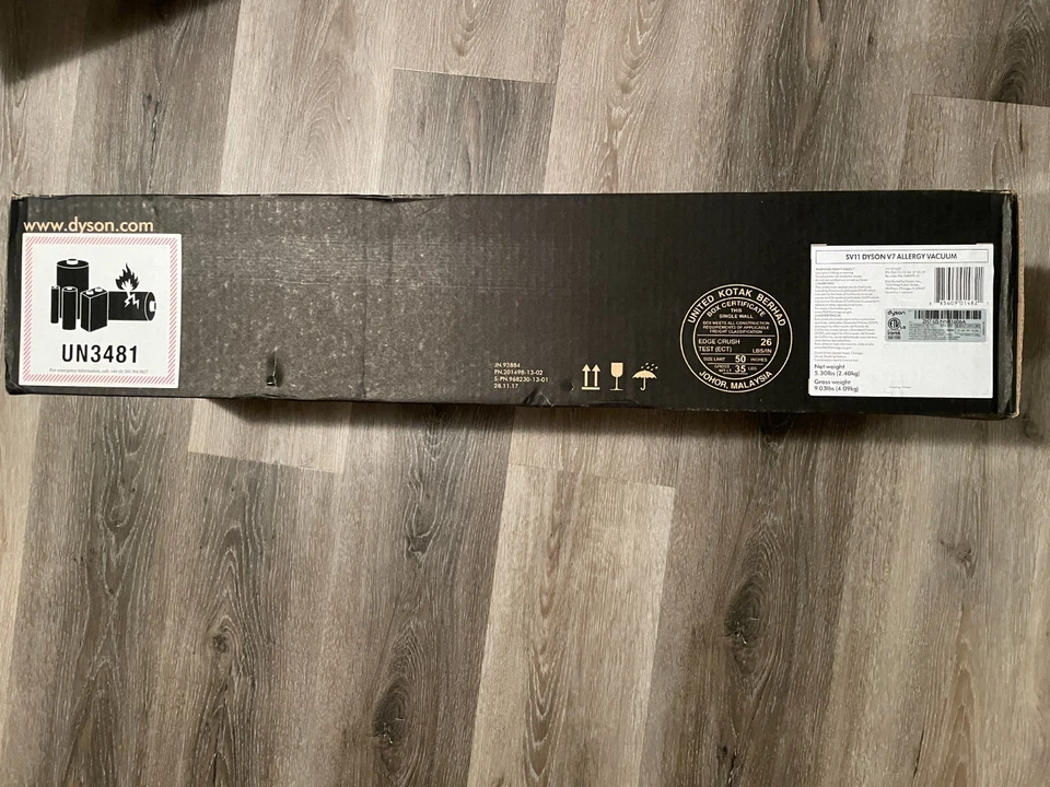 Dyson V7 Allergy White HEPA Stick Vacuum Cleaner - Image 4 of 4