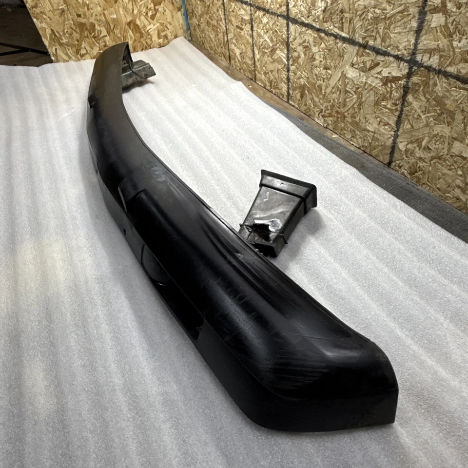 Alerón de parachoques delantero OEM BMW E30 318i 325e 51-71-1-911-983 Foto 3 de 4