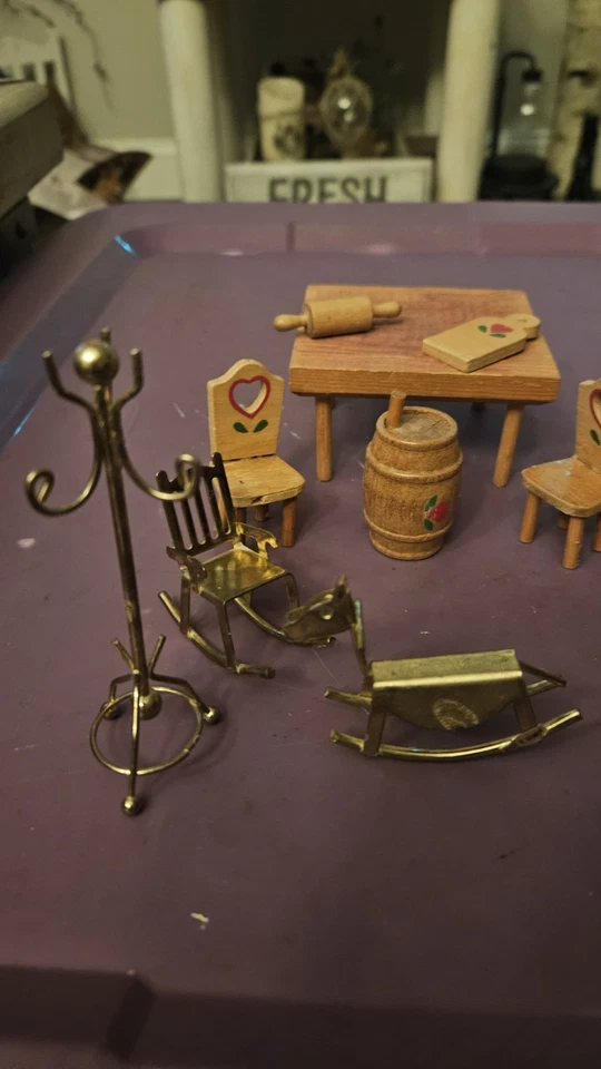 Лот мини деревянной и металлической мебели - Изображение 2 из 4