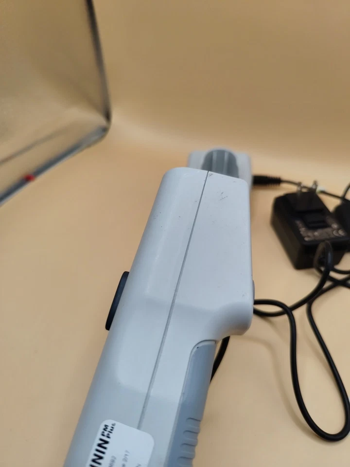 One Brandtech Handystep Electronic Pipette repeater With Charging Stand - Image 3 of 4