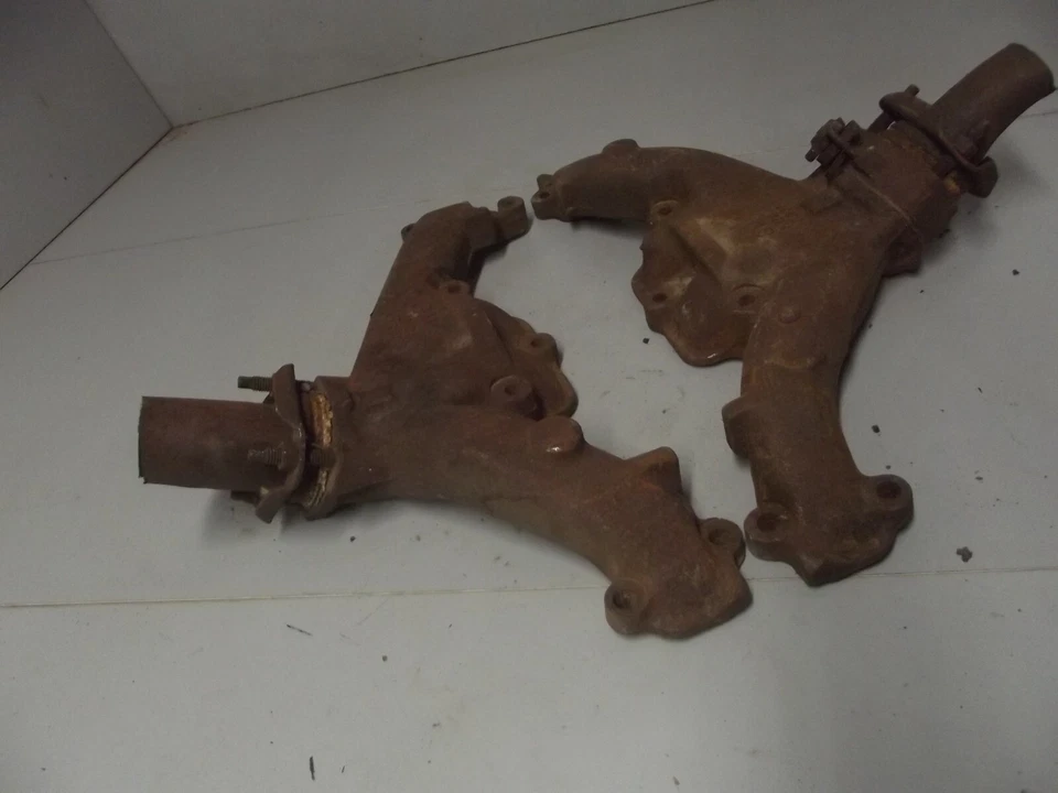 CHEVROLET 348 ENGINE EXHAUST MANIFOLDS W MOTOR chevy 1958 1959 impala 1960 - Image 3 of 4