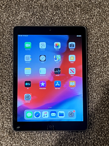 Apple iPad Air 1st Gen. 32GB Wi-Fi, 9.7in - Space Gray - MD786LL/A - GOOD