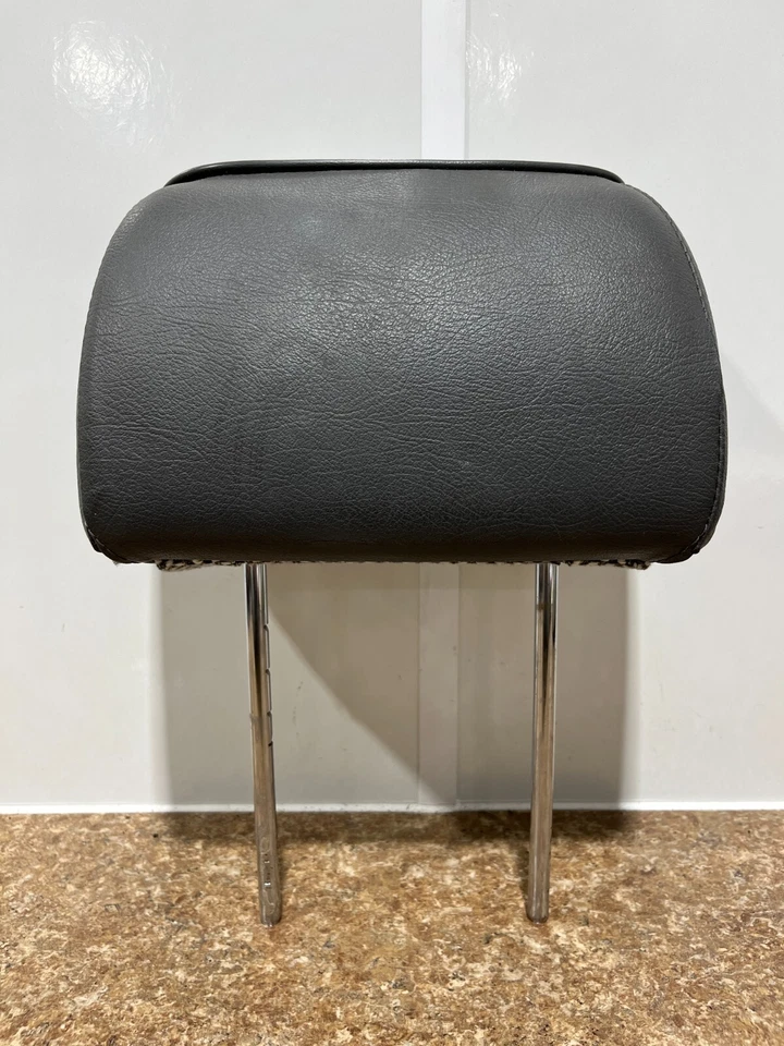 MITSUBISHI EXPO LRV 1993 reposacabezas trasero Foto 3 de 4