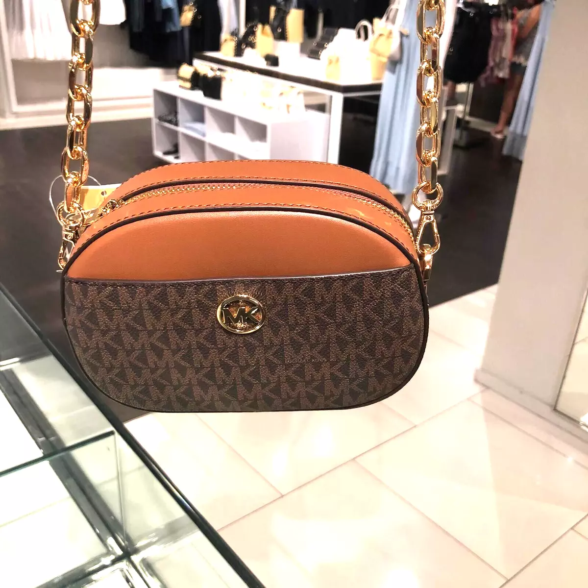 MICHAEL Michael Kors handbag | Handbags michael kors, Michael kors bag, Michael  kors